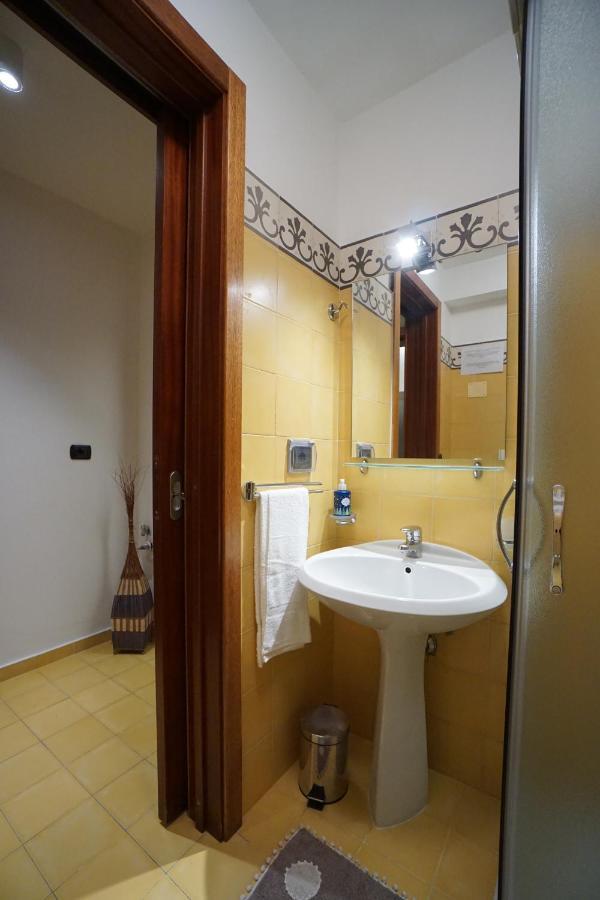 Arete Apartments Lecce Bagian luar foto